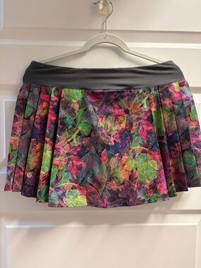 EUC Lululemon Side-Pleat High-Rise Tennis Skirt size 8